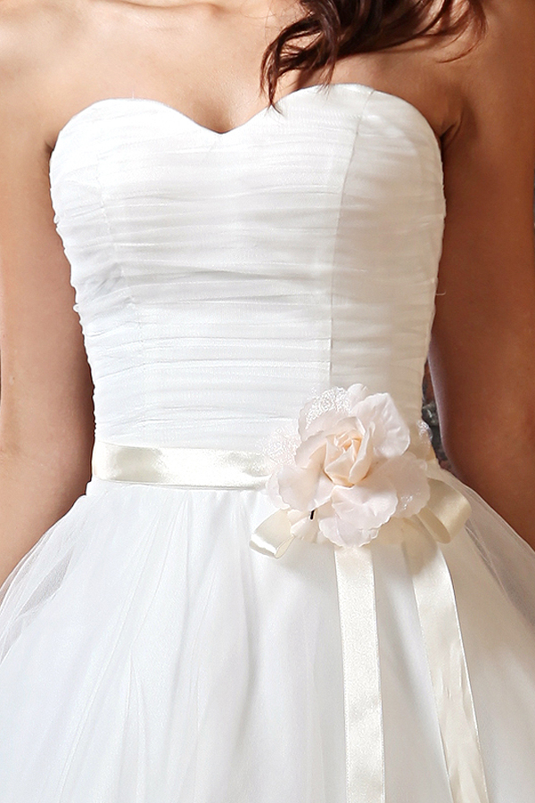 Sweetheart Tulle Wedding Ball Gown with Brush Train - Click Image to Close
